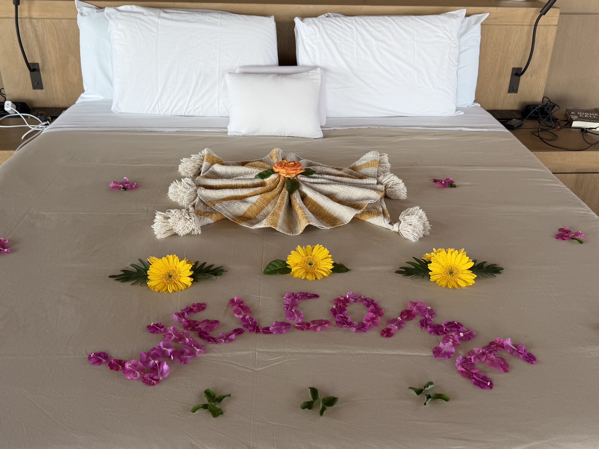 Welcome bed with fresh flowers